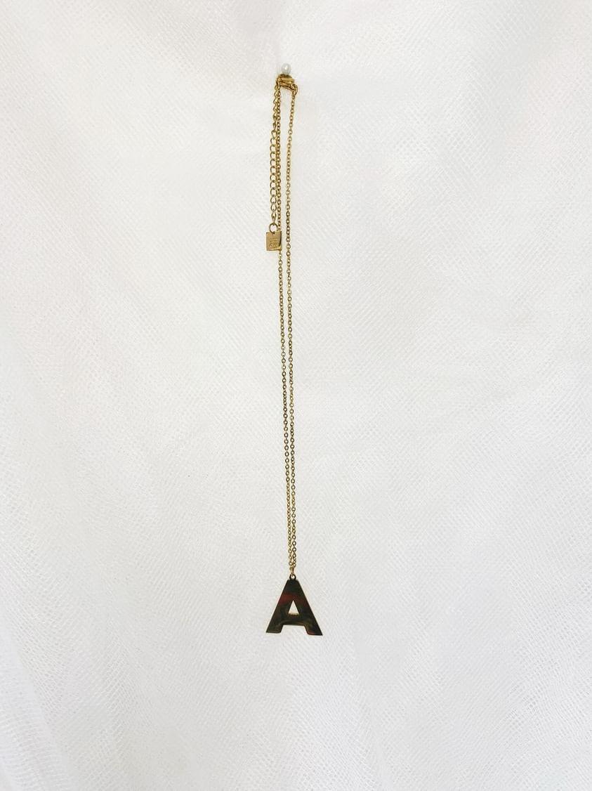 Collar inicial Gigi Cuc