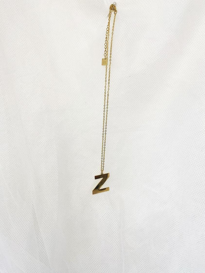 Collar inicial Gigi Cuc