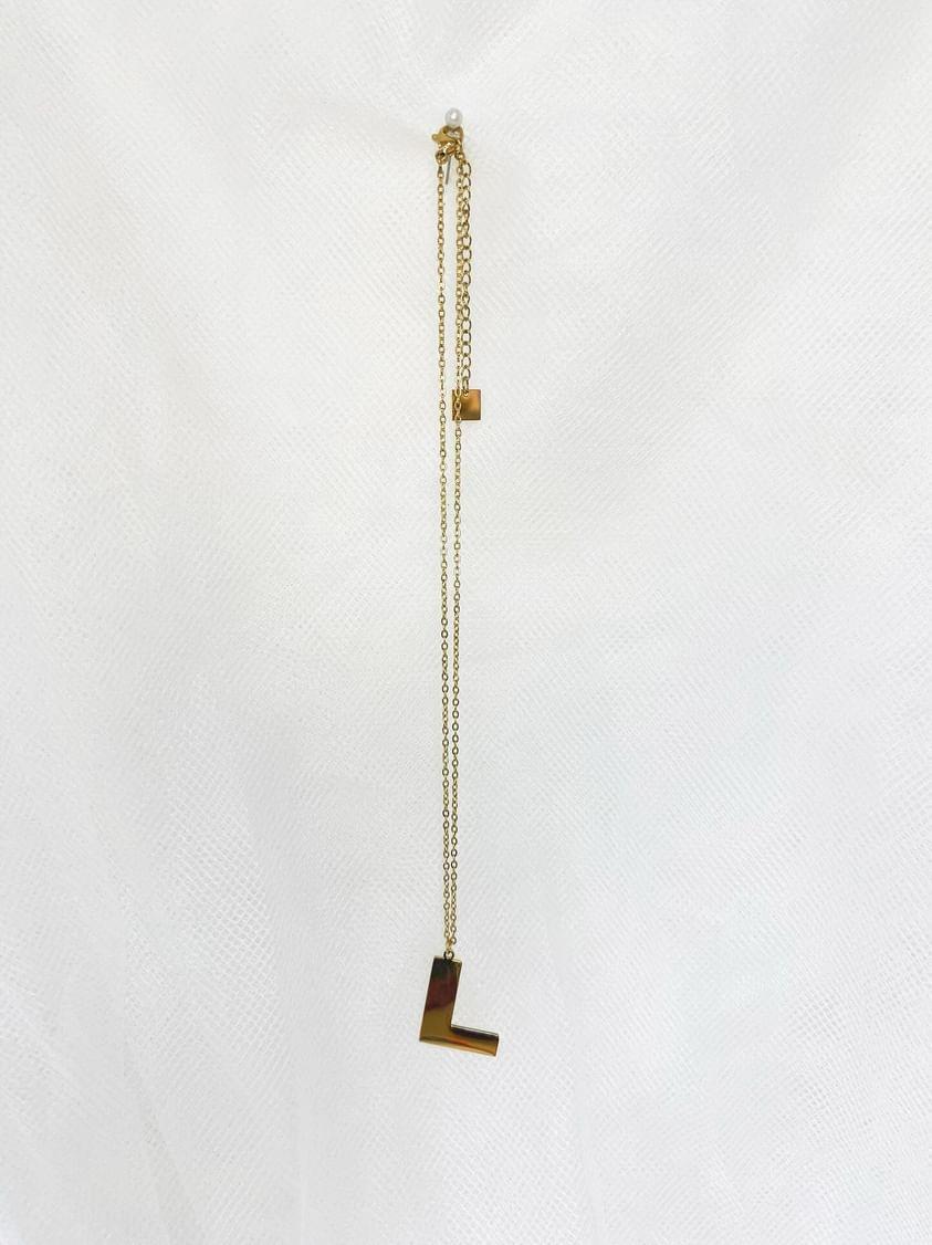 Collar inicial Gigi Cuc