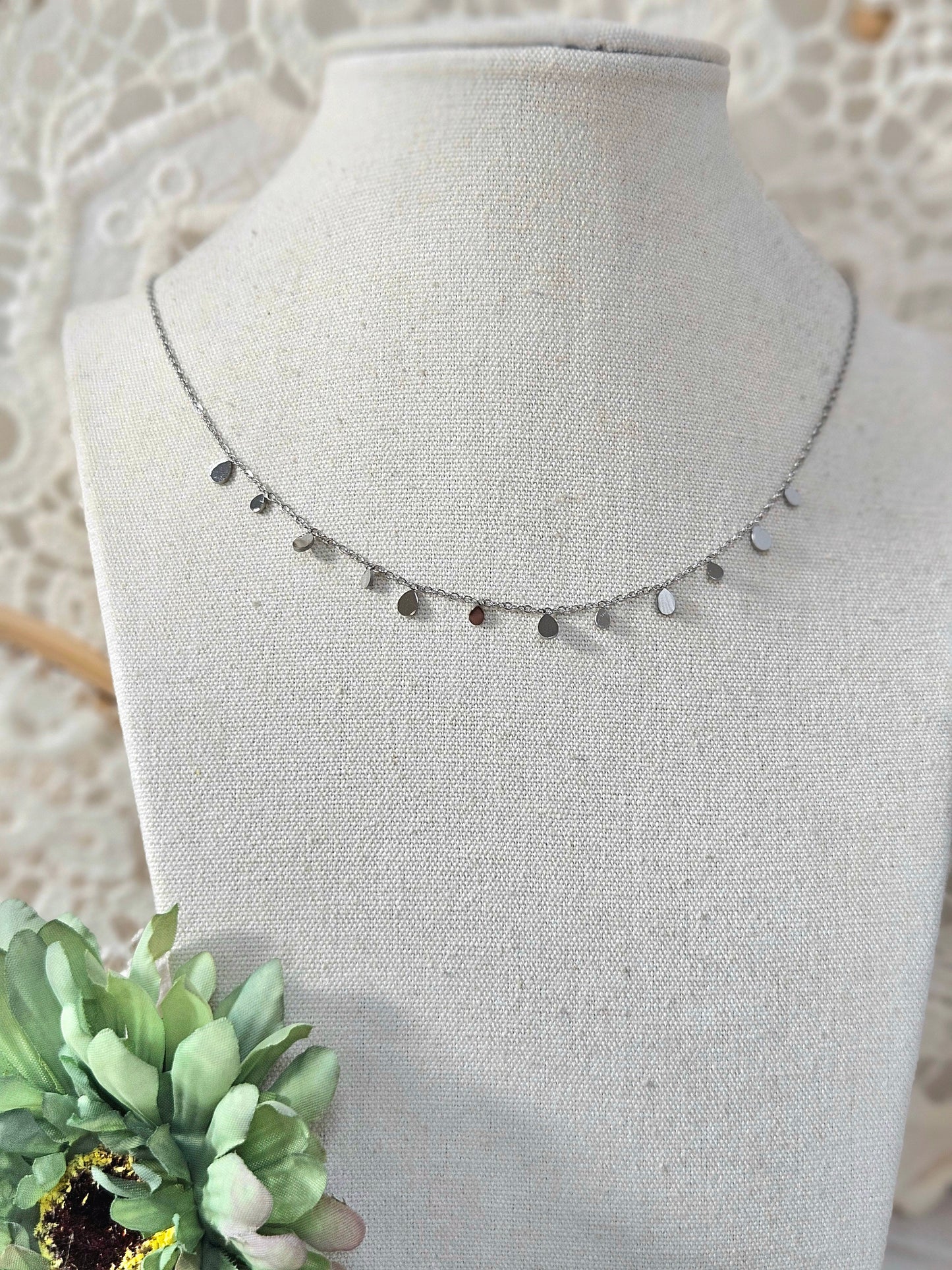 Collar Lágrima Daisy