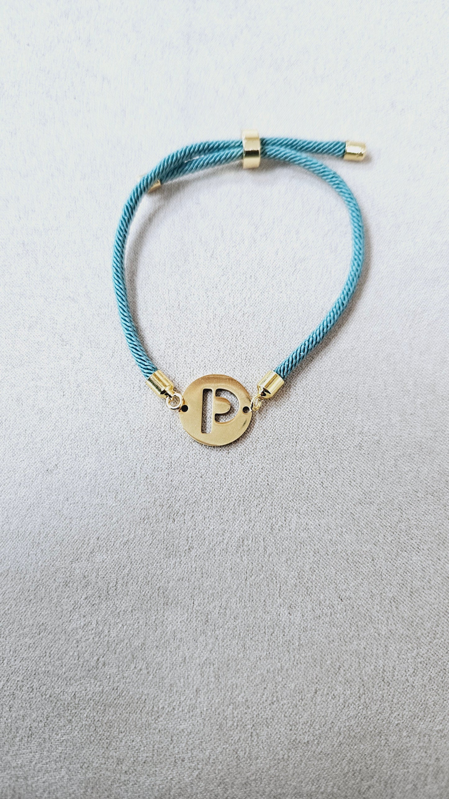 PULSERAS INICIAL ACERO DORADO BASICA esUnic