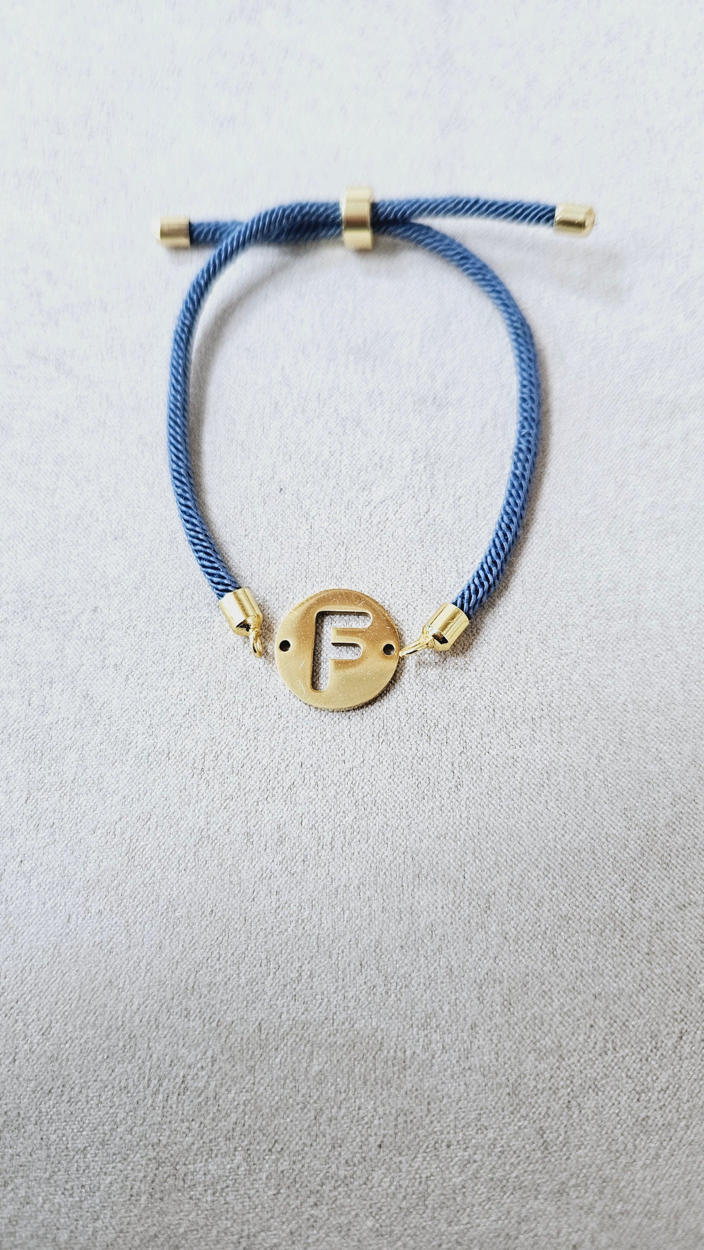 PULSERAS INICIAL ACERO DORADO BASICA esUnic