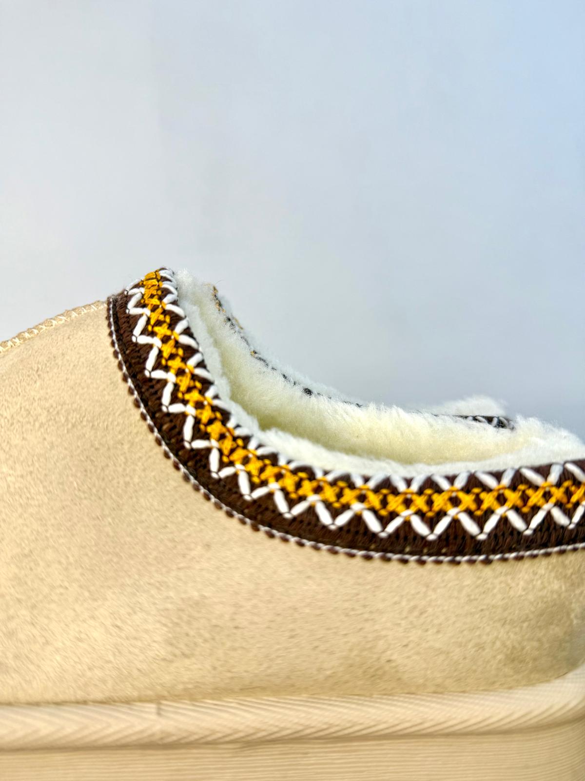 Zueco de Pelo Beige esUnic