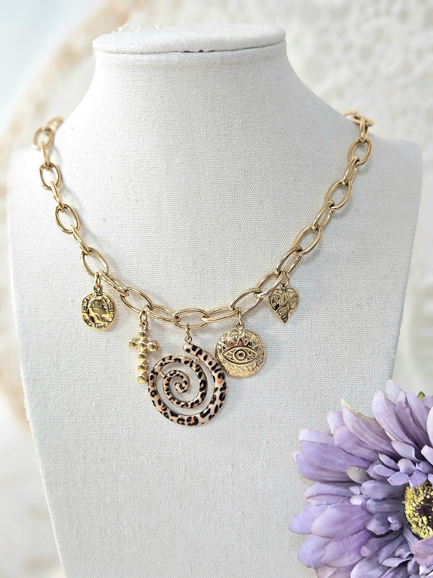 Collar Leyla Toa