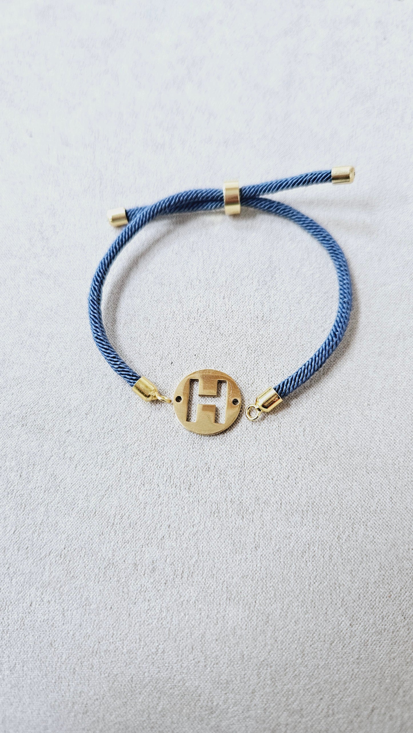 PULSERAS INICIAL ACERO DORADO BASICA esUnic