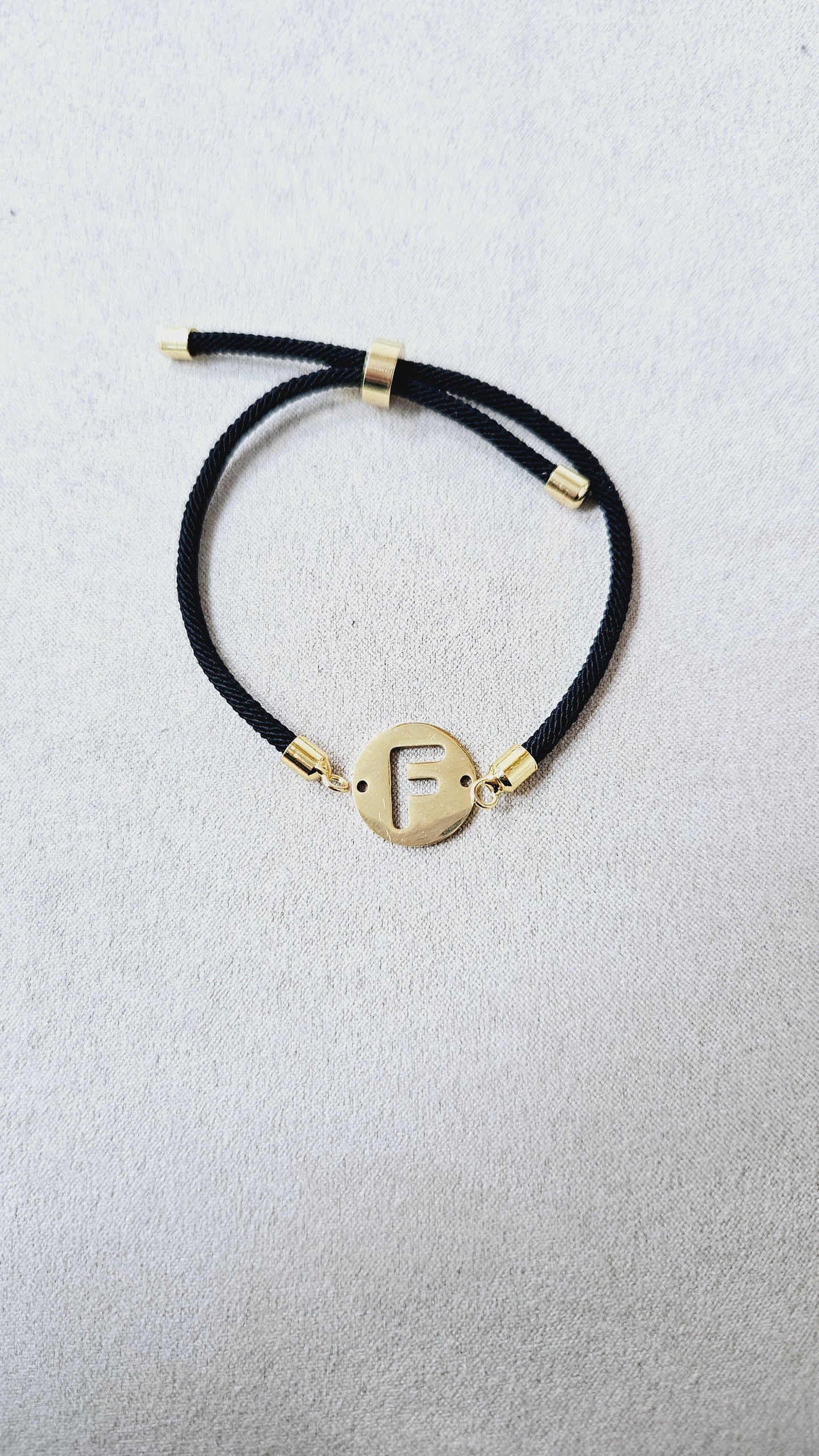 PULSERAS INICIAL ACERO DORADO BASICA esUnic