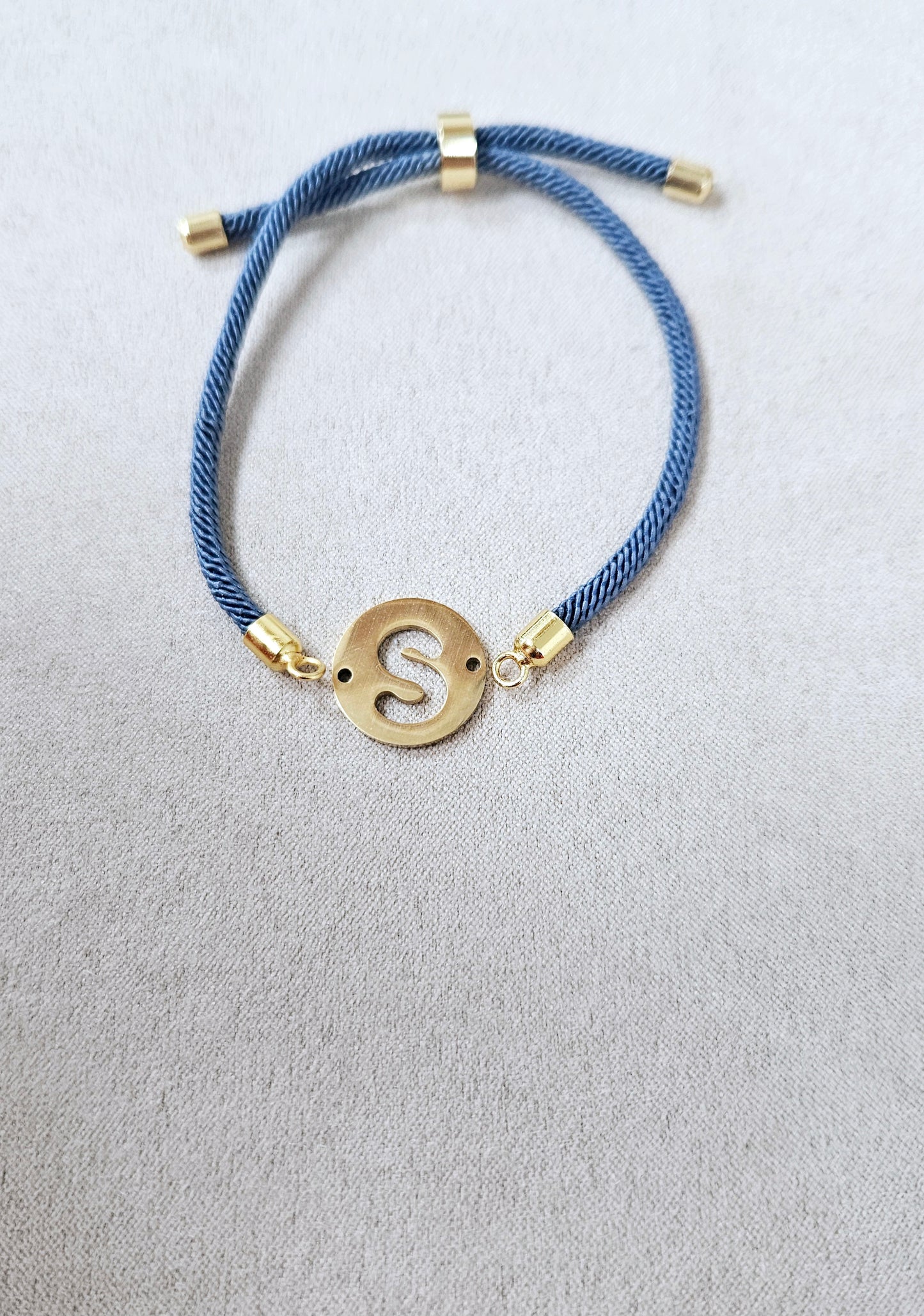PULSERAS INICIAL ACERO DORADO BASICA esUnic