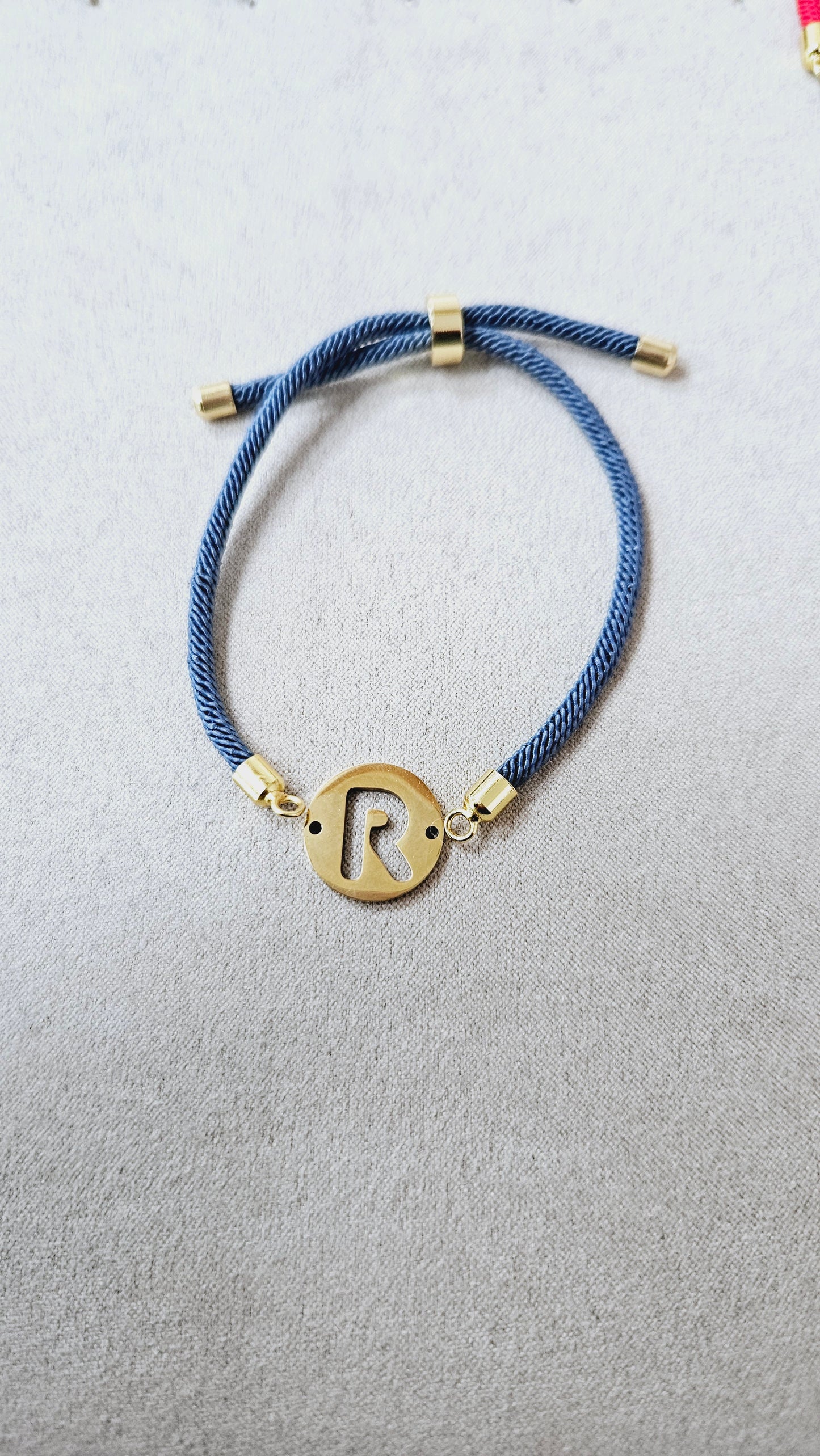 PULSERAS INICIAL ACERO DORADO BASICA esUnic