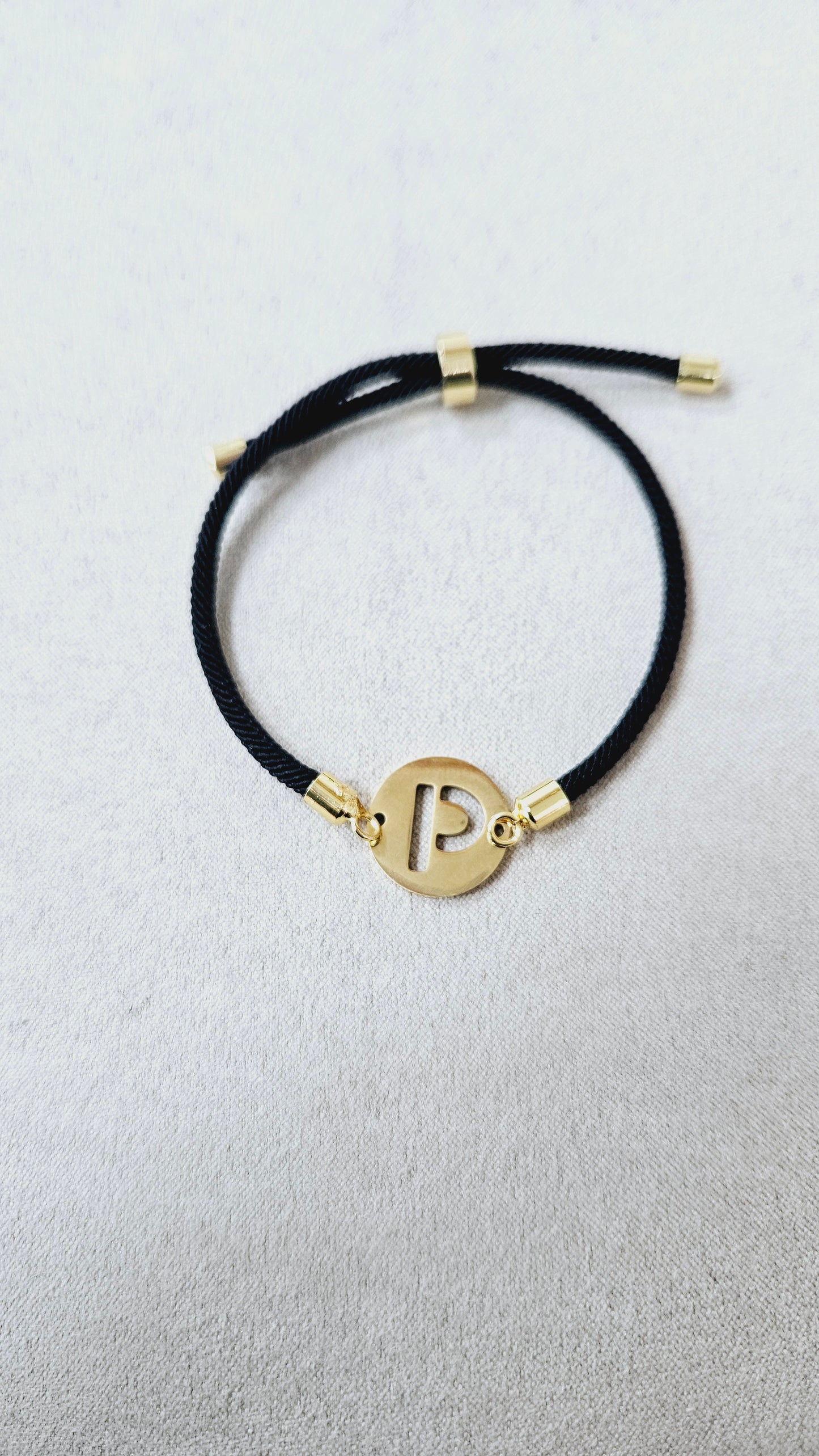 PULSERAS INICIAL ACERO DORADO BASICA esUnic