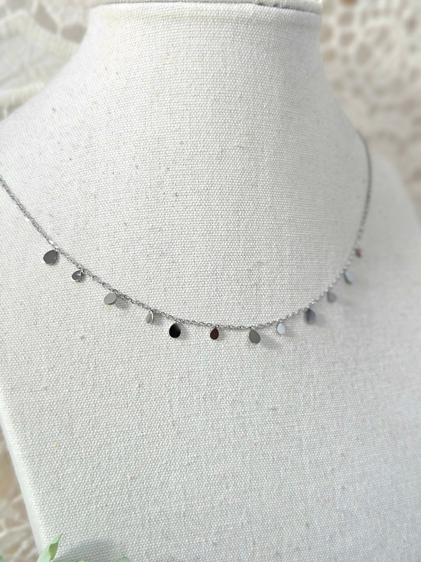 Collar Lágrima Daisy