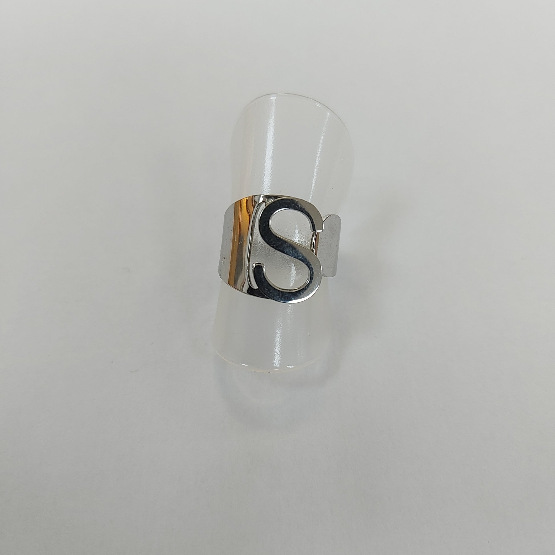 Anillo inicial  plateado esUnic