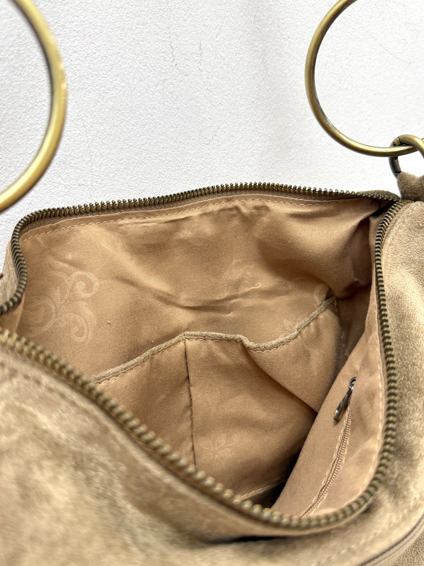 Bolso Hobo Ante con Flecos Celian