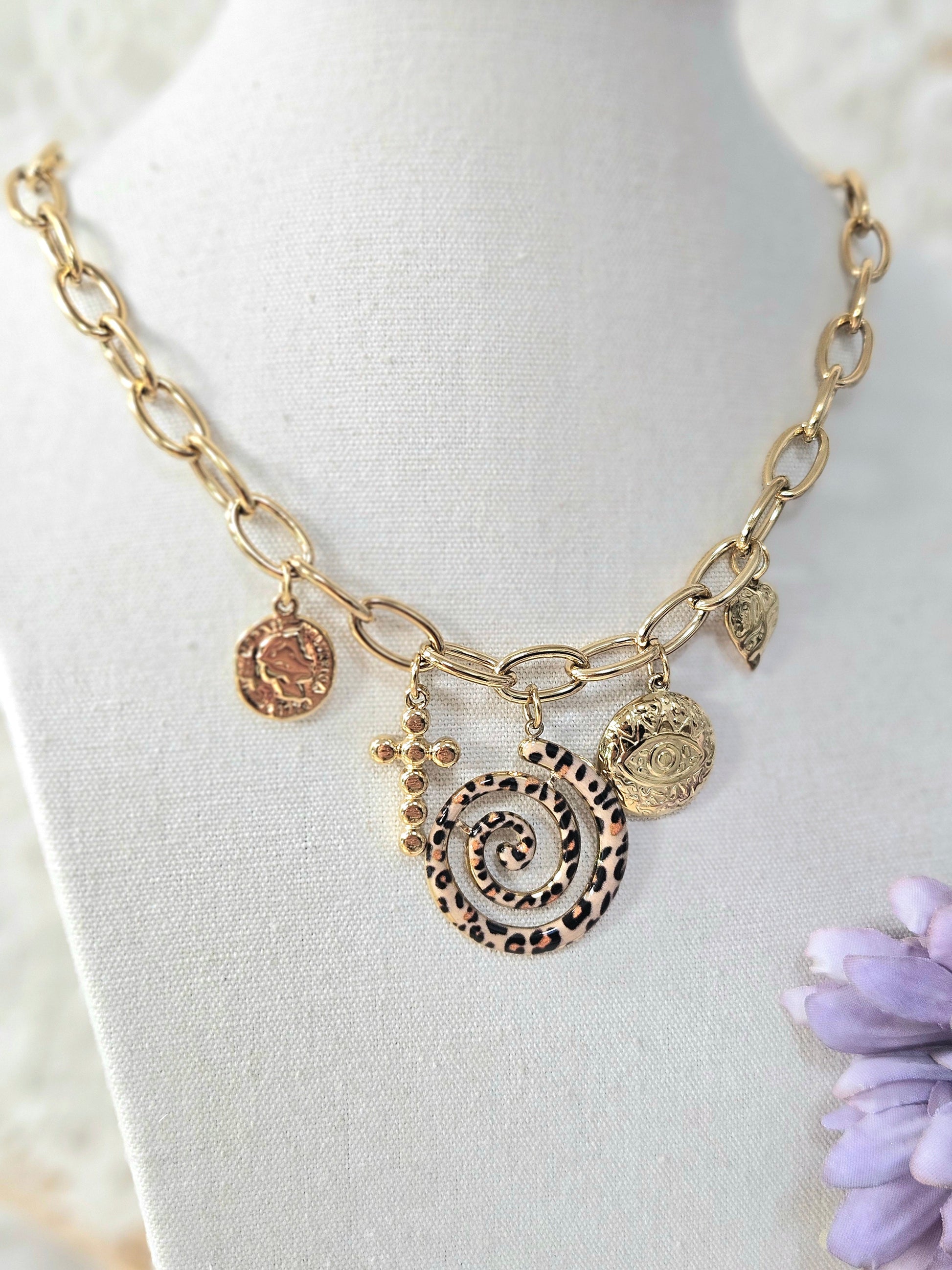 Collar Leyla Toa