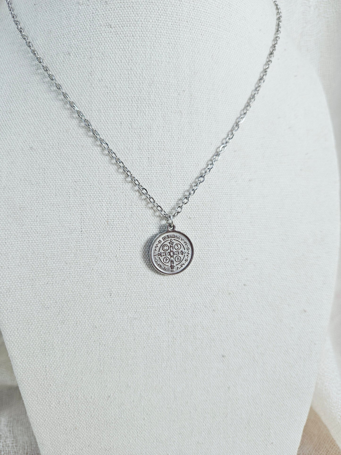 Collar Medalla San Benito esUnic