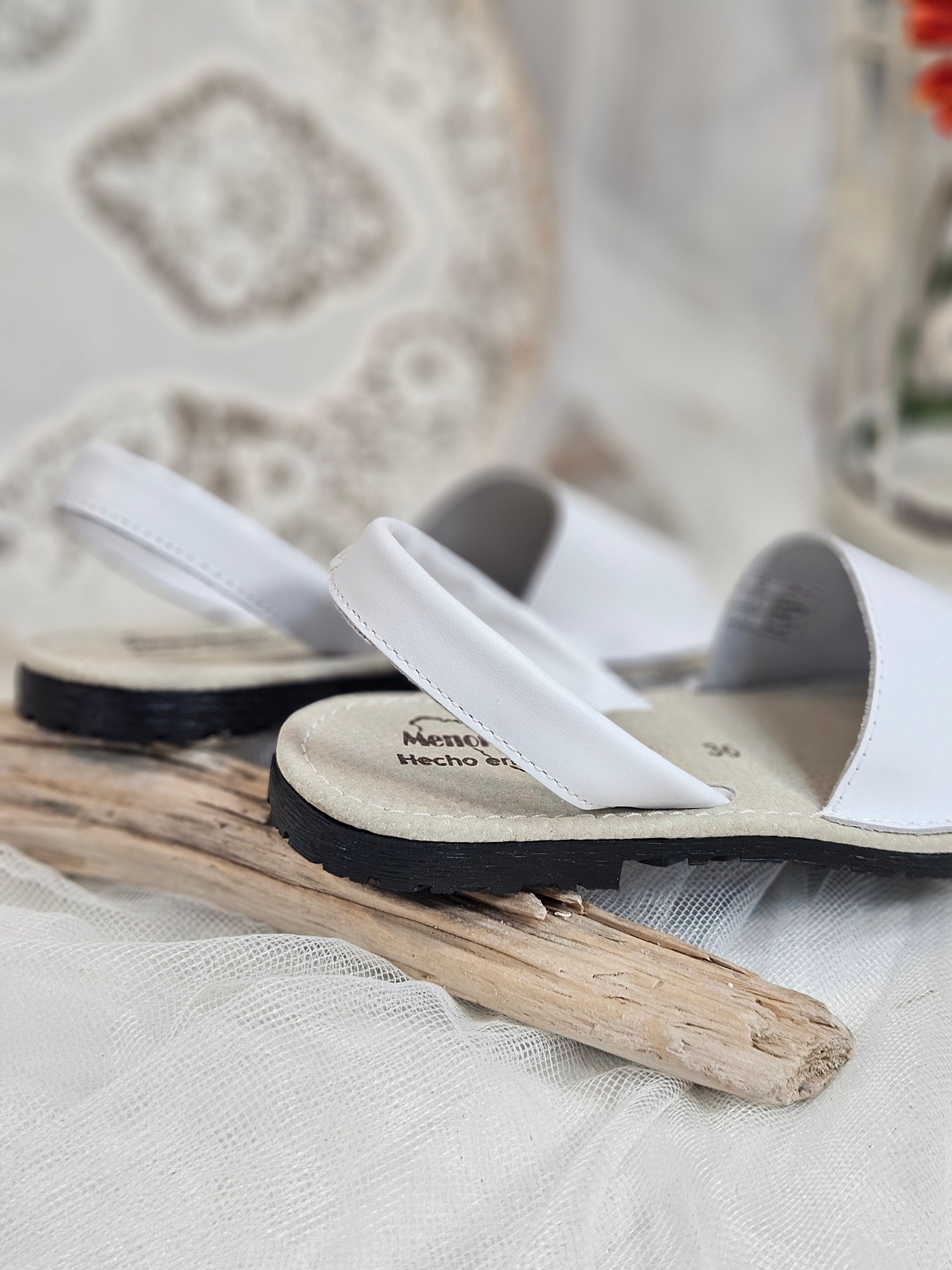 Sandalias menorquinas blancas esUnic