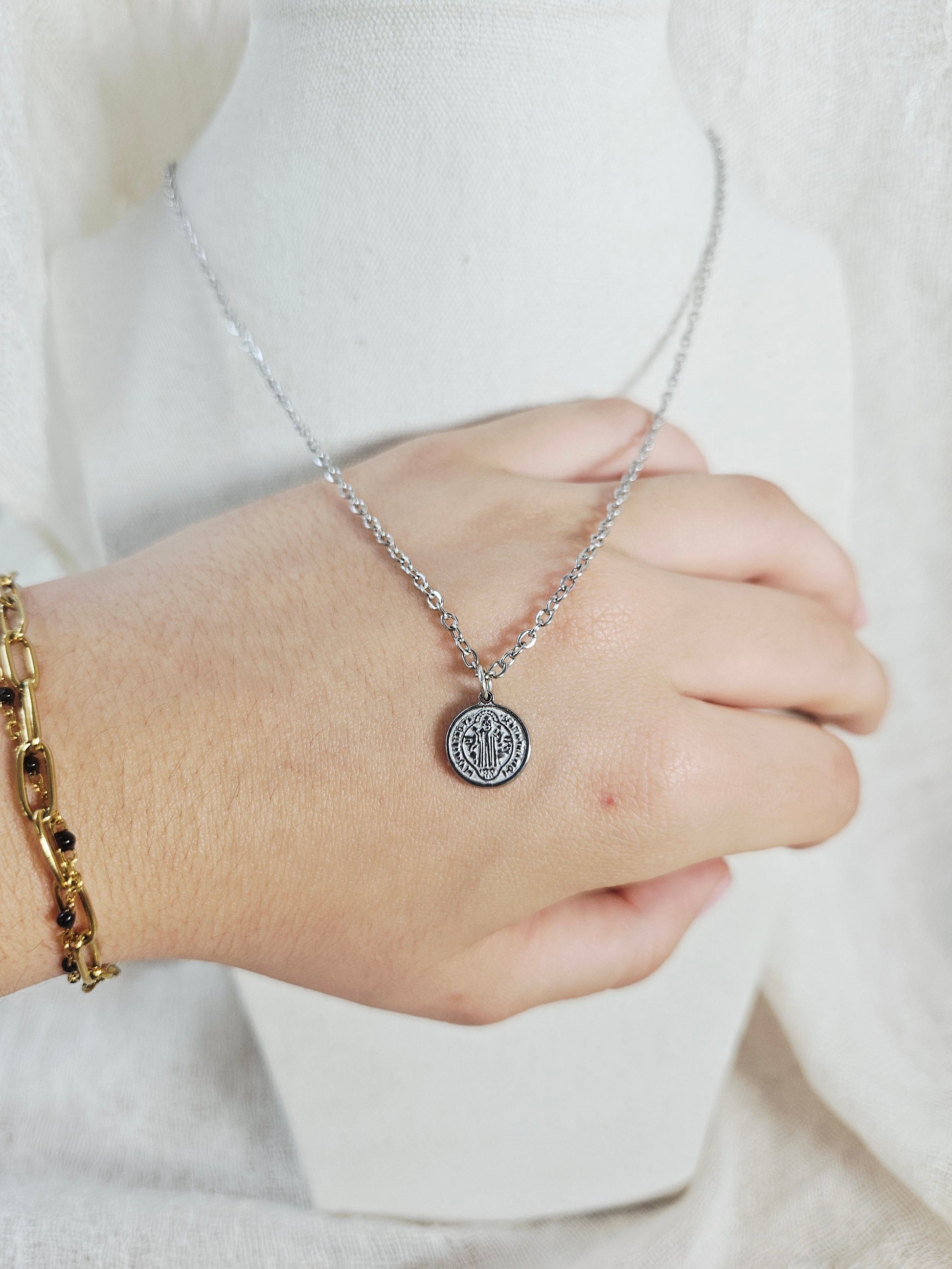 Collar Medalla San Benito esUnic
