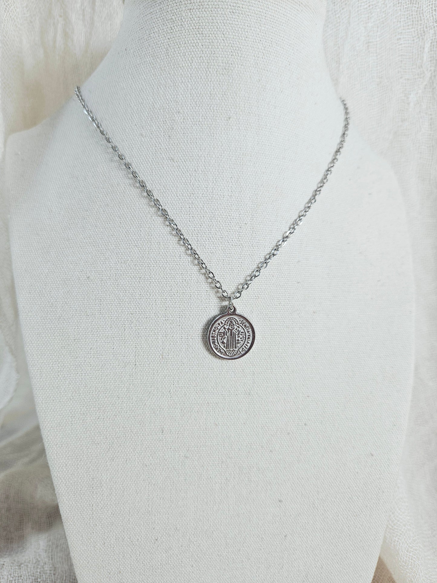 Collar Medalla San Benito esUnic