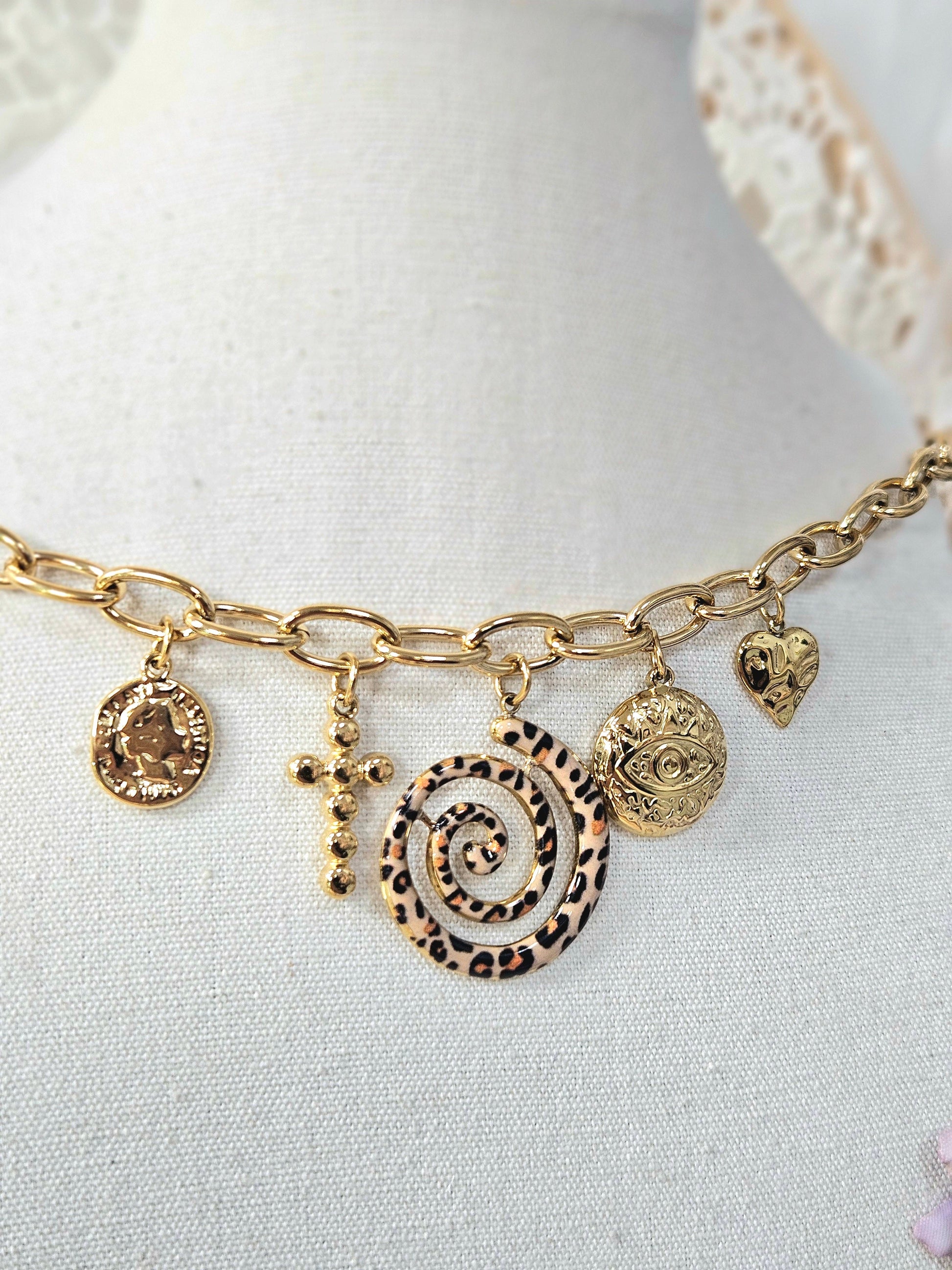 Collar Leyla Toa