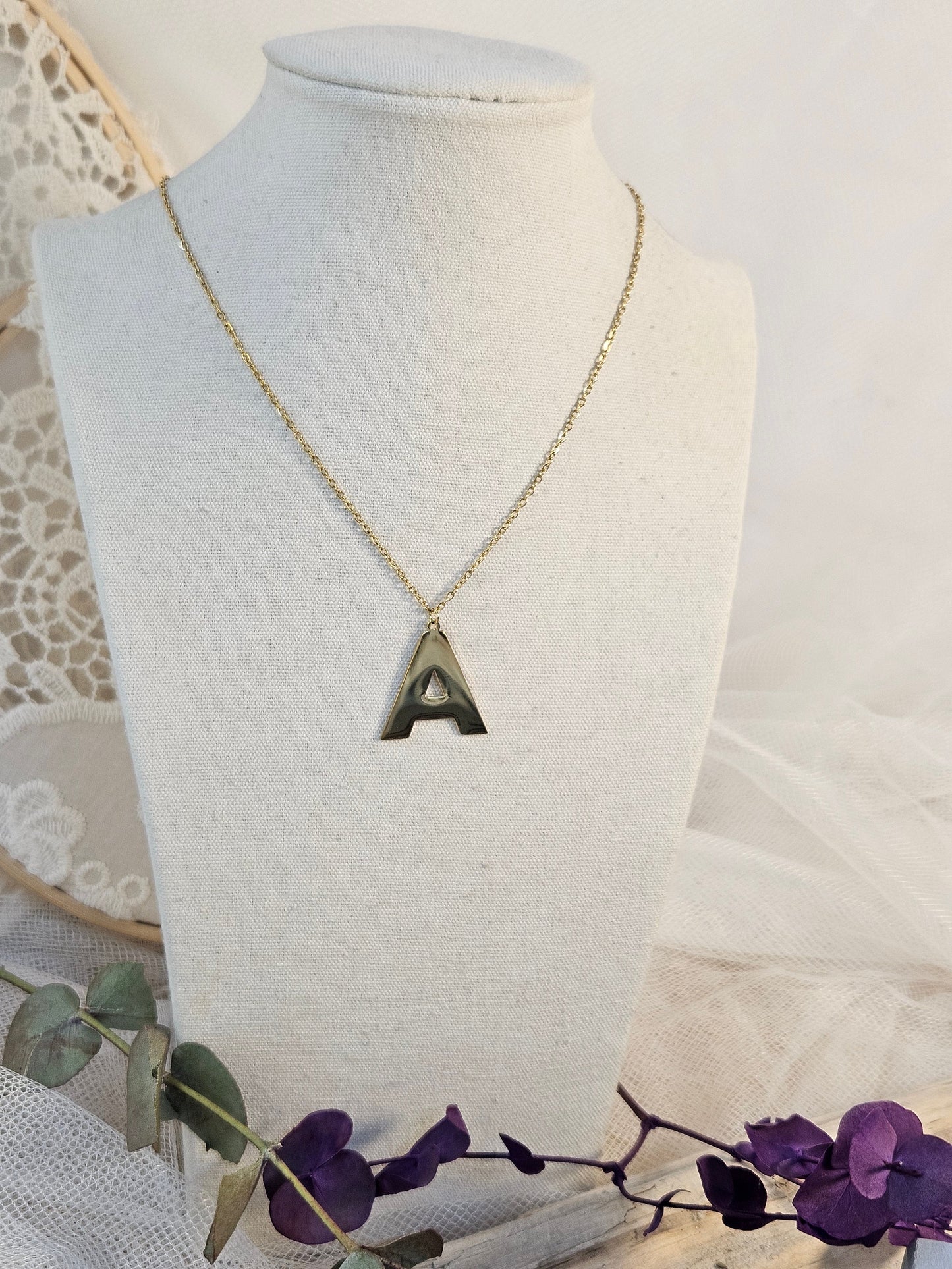 Collar inicial Gigi Cuc